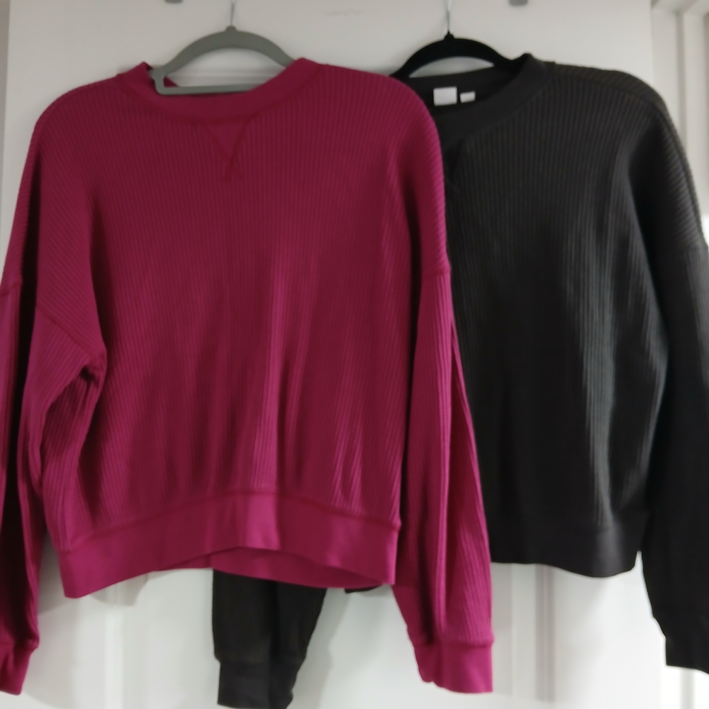 Women's Long Sleeve Ribbed Tops - Pink and Black